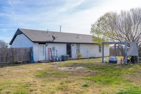 902 Knapp Ave, Warner, OK 74469 photo 34