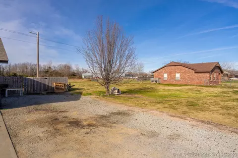 902 Knapp Ave, Warner, OK 74469 photo 7