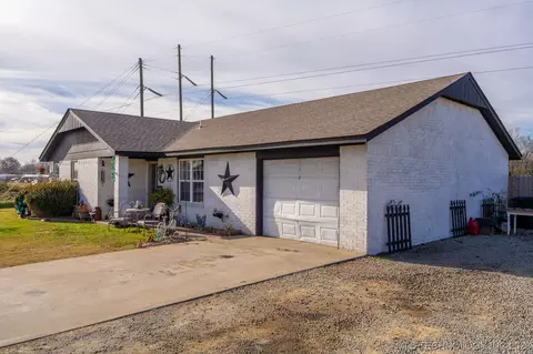 902 Knapp Ave, Warner, OK 74469 photo 5