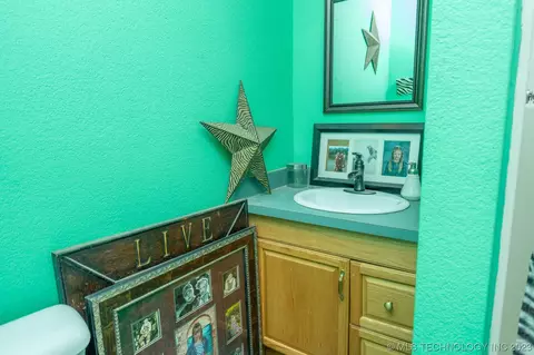 902 Knapp Ave, Warner, OK 74469 photo 19