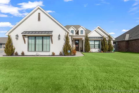 27401 E 109th Pl S, Coweta, OK 74429