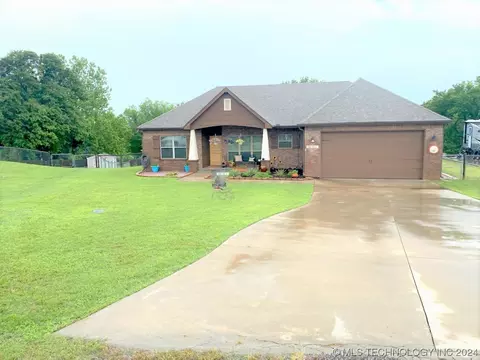 26361 E 143rd St, Coweta, OK 74429
