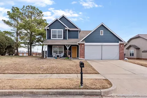 12119 S 271st East Ave, Coweta, OK 74429