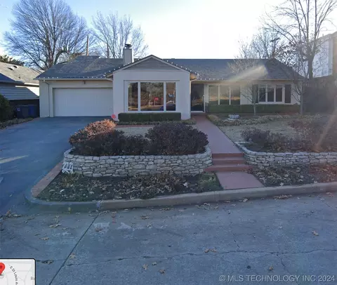 2221 S Rockford Ave, Tulsa, OK 74114