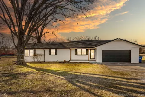 17650 S 321st East Ave, Coweta, OK 74429