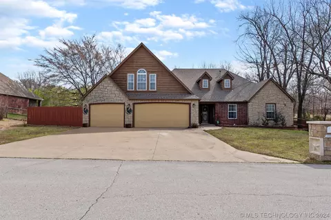 13855 S 262nd East Ave, Coweta, OK 74429