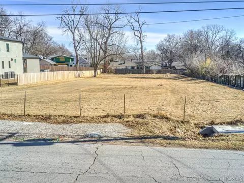 4625 S Columbia Pl, Tulsa, OK 74105