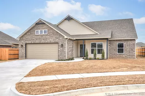 10712 S 280th East Ave, Coweta, OK 74429