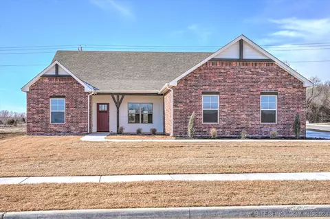 10800 S 274th East Ave, Coweta, OK 74429