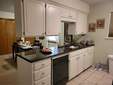 207 Lackey Dr, Eufaula, OK 74432 photo 4