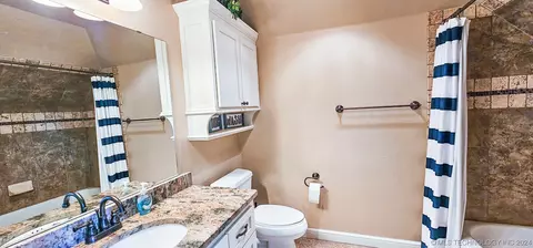 Bath - 234 E Bk 705 Rd, Eufaula, OK 74432 photo 9 of 10
