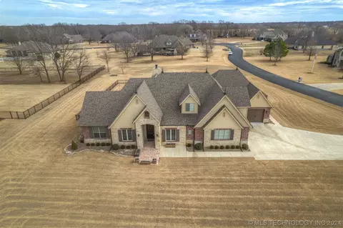 14493 S 246th East Ave, Coweta, OK 74429