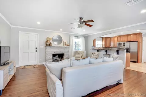 1021 E 33rd Pl, Tulsa, OK 74105 photo 7