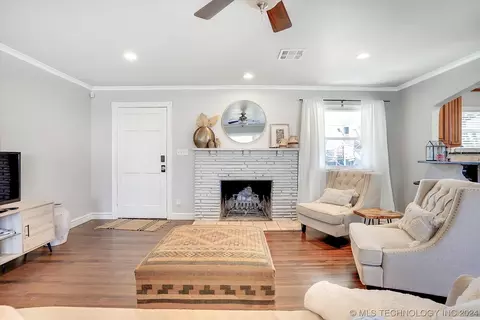 1021 E 33rd Pl, Tulsa, OK 74105 photo 8