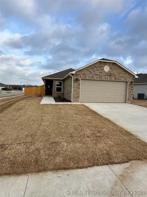 27509 E 115th Pl S, Coweta, OK 74429