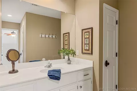 Bath - 9152 E 103rd St, Tulsa, OK 74133 photo 5 of 8