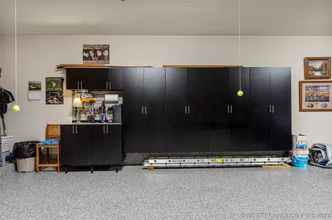 Kitchen - 9152 E 103rd St, Tulsa, OK 74133 photo 6 of 6