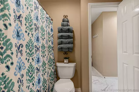 Bath - 9152 E 103rd St, Tulsa, OK 74133 photo 6 of 8