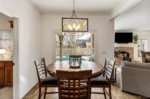 Dining - 9152 E 103rd St, Tulsa, OK 74133 photo 3 of 3