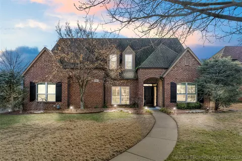 Exterior - 9152 E 103rd St, Tulsa, OK 74133 photo 1 of 10