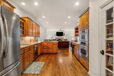 Kitchen - 9152 E 103rd St, Tulsa, OK 74133 photo 1 of 6