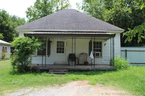 623 W 2nd, Ada, OK 74820 photo 1