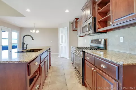 13402 E 43rd St, Tulsa, OK 74134 photo 3