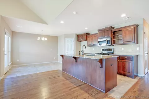13402 E 43rd St, Tulsa, OK 74134 photo 4
