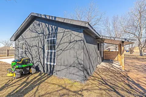 Exterior - 20976 S 38th St S, Broken Arrow, OK 74014 photo 4 of 5