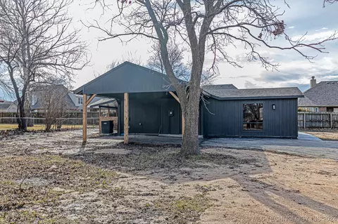 Exterior - 20976 S 38th St S, Broken Arrow, OK 74014 photo 2 of 5