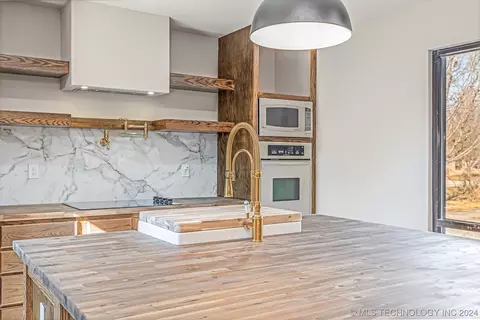 Kitchen - 20976 S 38th St S, Broken Arrow, OK 74014 photo 1 of 5