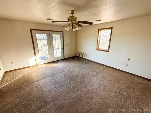 439204 E County Road 40, Welch, OK 74369 photo 7