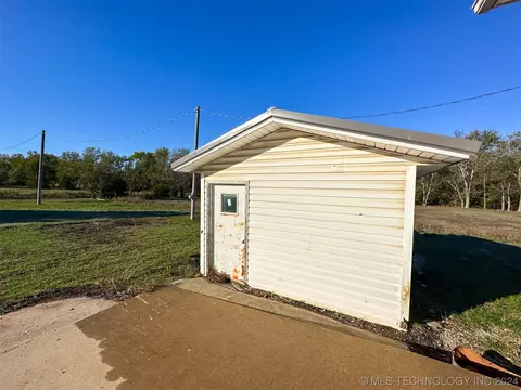 439204 E County Road 40, Welch, OK 74369 photo 16