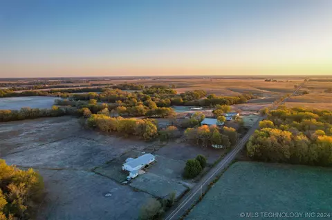 439204 E County Road 40, Welch, OK 74369 photo 26