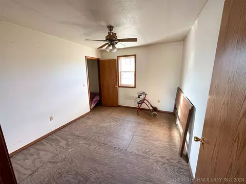 439204 E County Road 40, Welch, OK 74369 photo 8