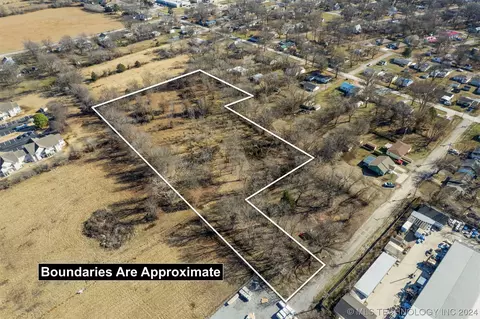 523 N Garfield Ave, Pryor, OK 74361