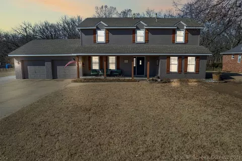 1708 Woodhaven Ln, Pryor, OK 74361