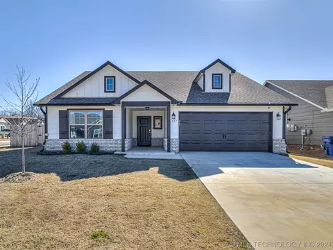 1937 E Van Buren St, Broken Arrow, OK 74011 photo 1