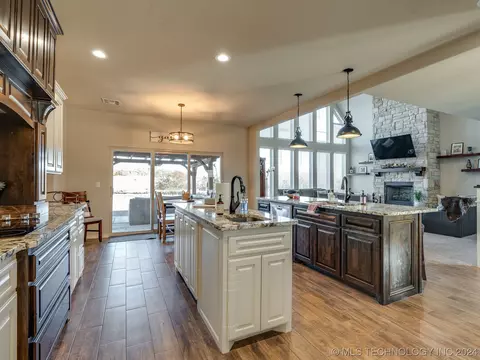 Kitchen - 100 Maverick Rd W, Ada, OK 74820 photo 5 of 6