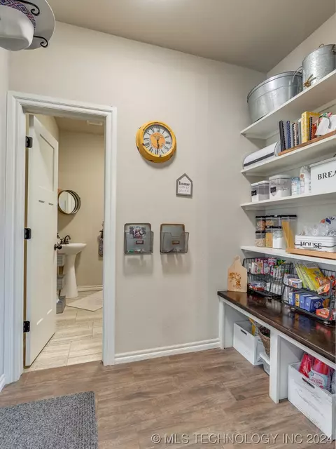 Kitchen - 100 Maverick Rd W, Ada, OK 74820 photo 6 of 6