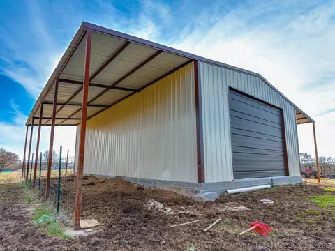 Exterior - 100 Maverick Rd W, Ada, OK 74820 photo 5 of 11