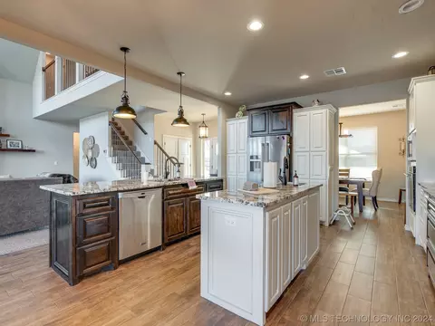 Kitchen - 100 Maverick Rd W, Ada, OK 74820 photo 4 of 6