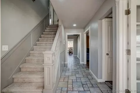 Entry Way - 7331 E 61st Pl, Tulsa, OK 74133 photo 1 of 5