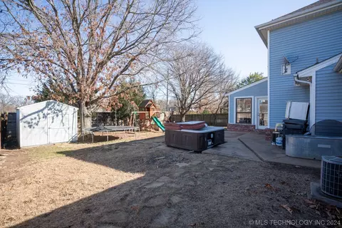Exterior - 7331 E 61st Pl, Tulsa, OK 74133 photo 7 of 12