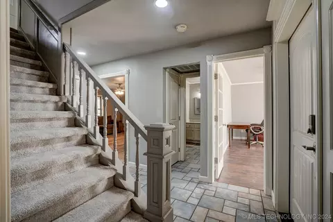 Entry Way - 7331 E 61st Pl, Tulsa, OK 74133 photo 4 of 5