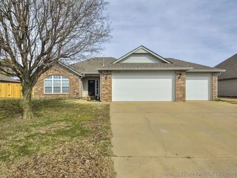 11269 S 275th East Ave, Coweta, OK 74429