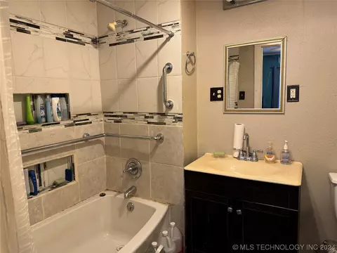 1201 E 6th St, Okmulgee, OK 74447 photo 7