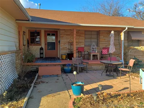 1541 E 60th Pl, Tulsa, OK 74105 photo 2
