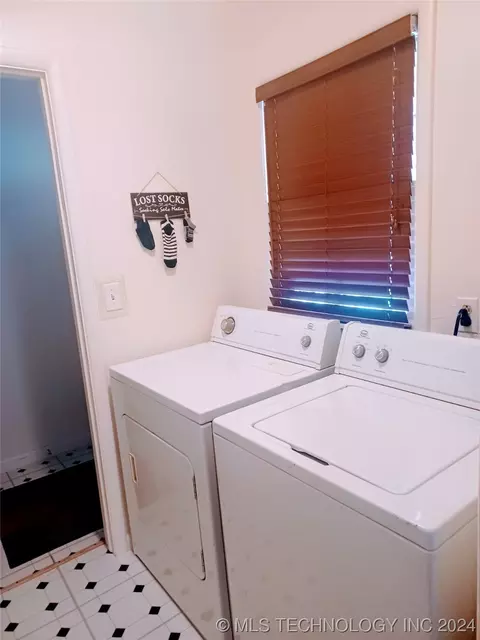 1541 E 60th Pl, Tulsa, OK 74105 photo 6
