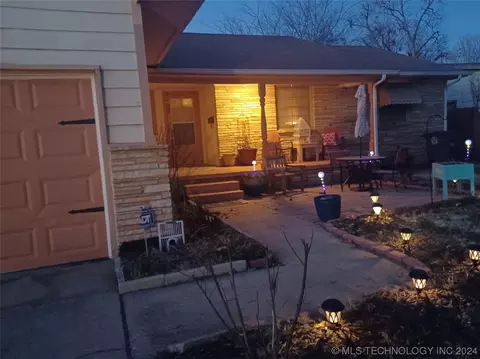 1541 E 60th Pl, Tulsa, OK 74105 photo 3